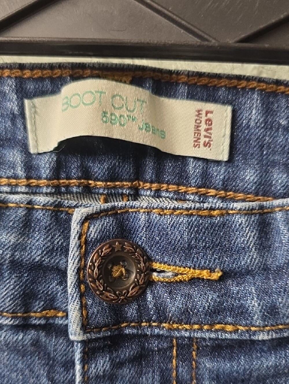 Vintage Levi's Y2K 590 Bootcut In Medium Wash Denim with Gold Stitching - Picture 2 of 14